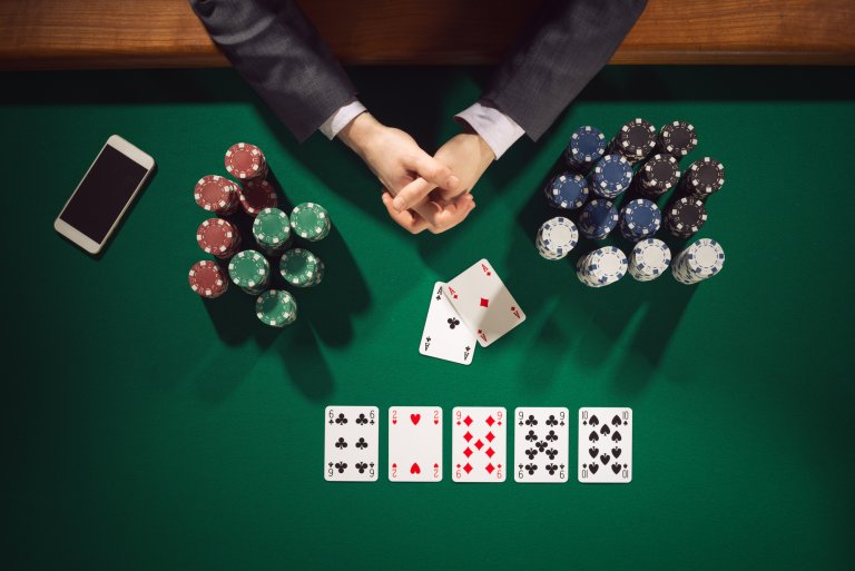 How to prepare yourself for a poker tournament? 
